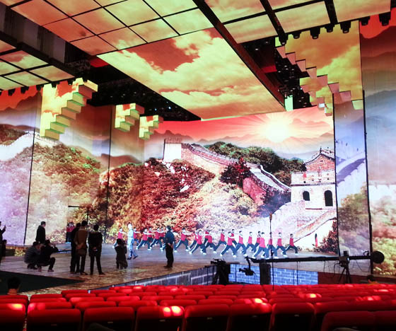 常見(jiàn)的舞臺(tái)LED顯示屏尺寸規(guī)格及選型技巧