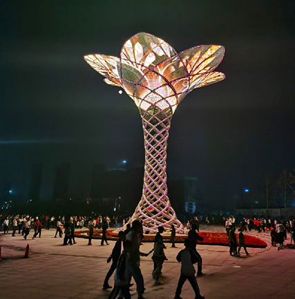 河南漯河景觀七彩樹(shù)LED網(wǎng)格屏項(xiàng)目